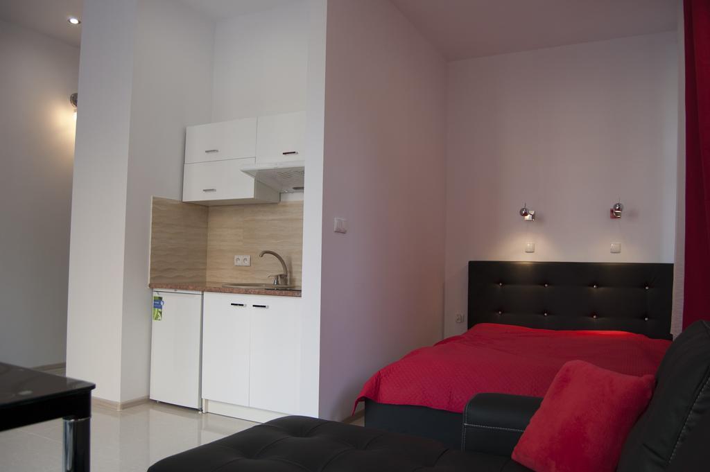 Hostelswidnicka24 *